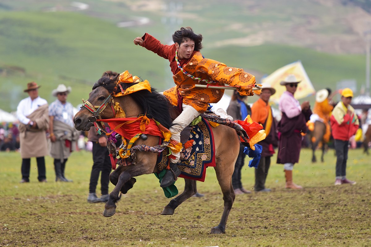 Pferderennenfest (Nomadenfest, Reiterfest) in Litang