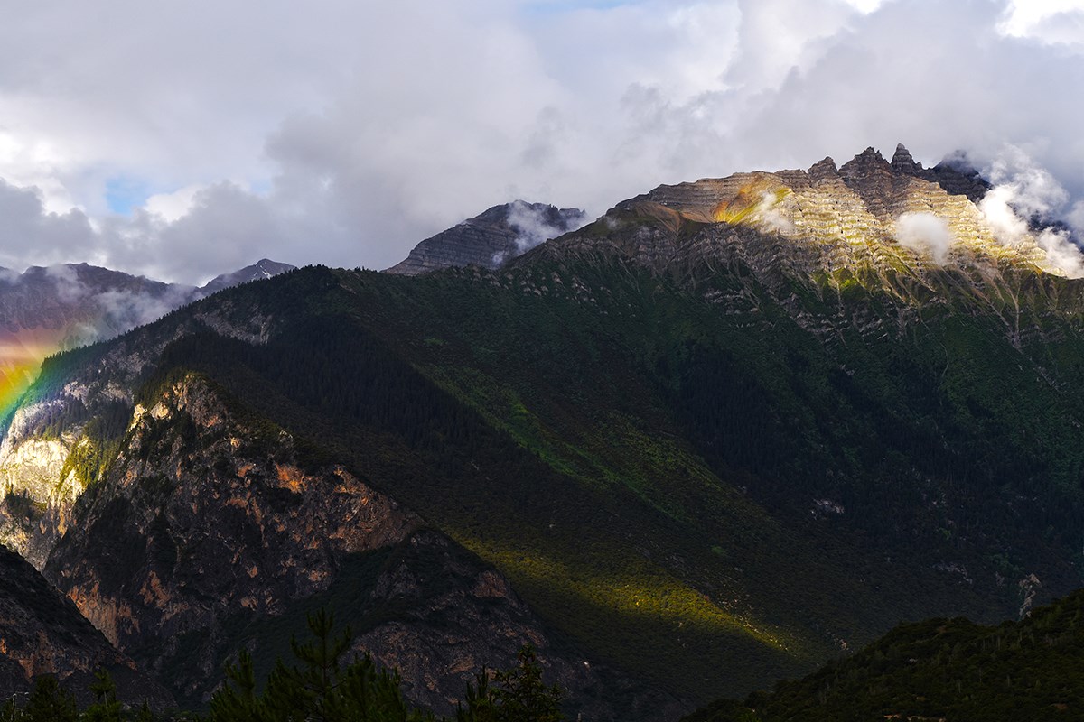 Armour Mountain in Bome | Foto von Liu Bin