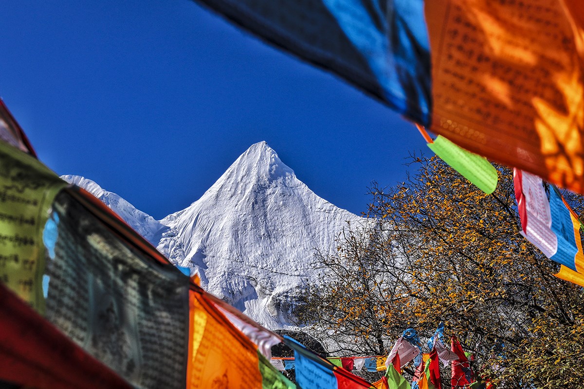Yangmaiyong Mountain in Yading | Foto von Wang Lei